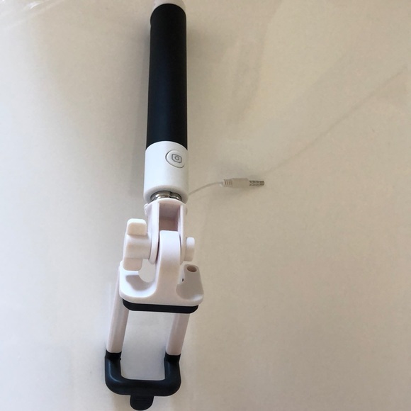 Cell Phone Pink and Black Foldable Camera Holder - Picture 5 of 6